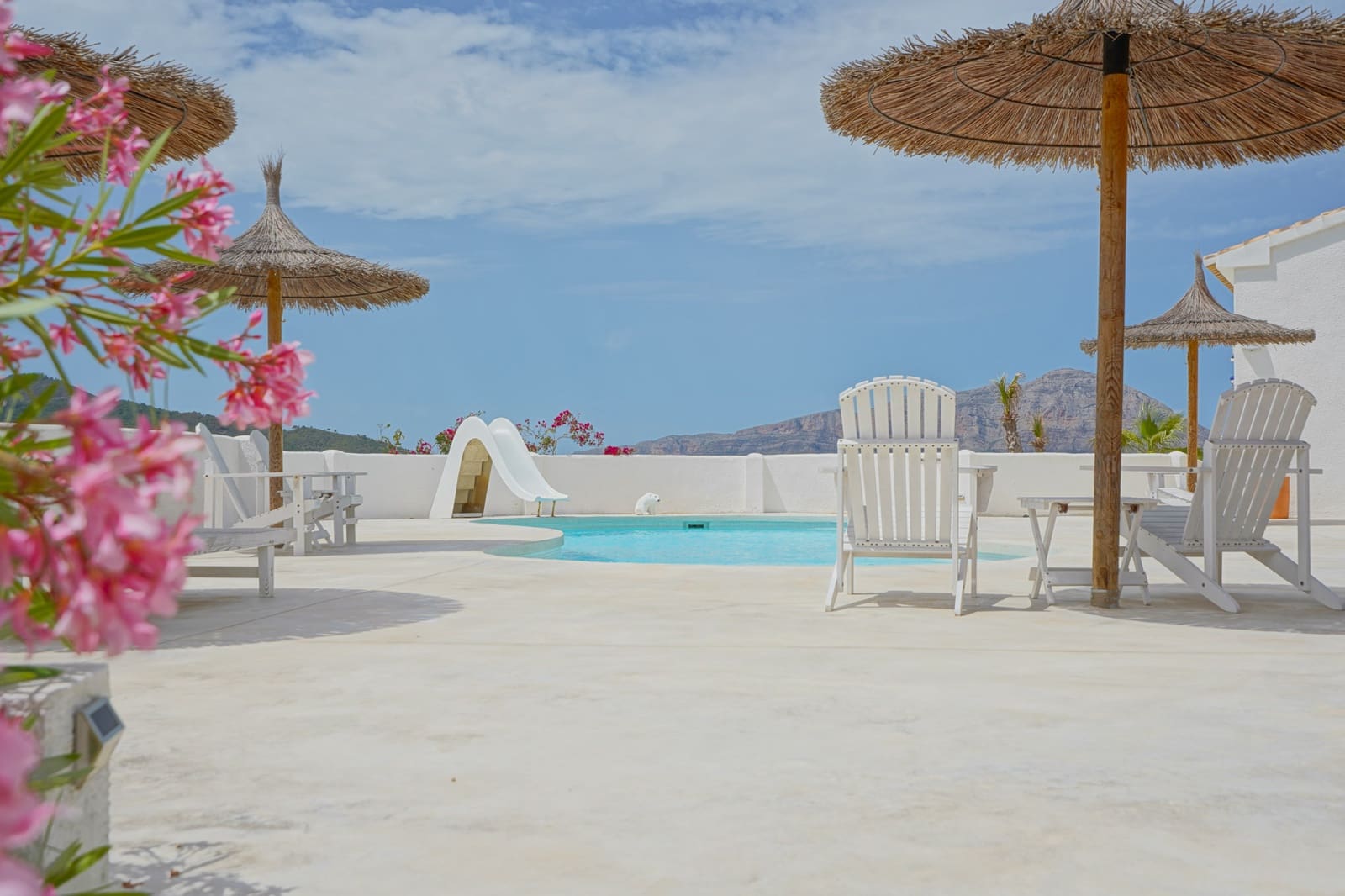 4 bedroom Villa for sale in Benitachell / Benitatxell with garage - € 1,290,000 (Ref: 9484841)