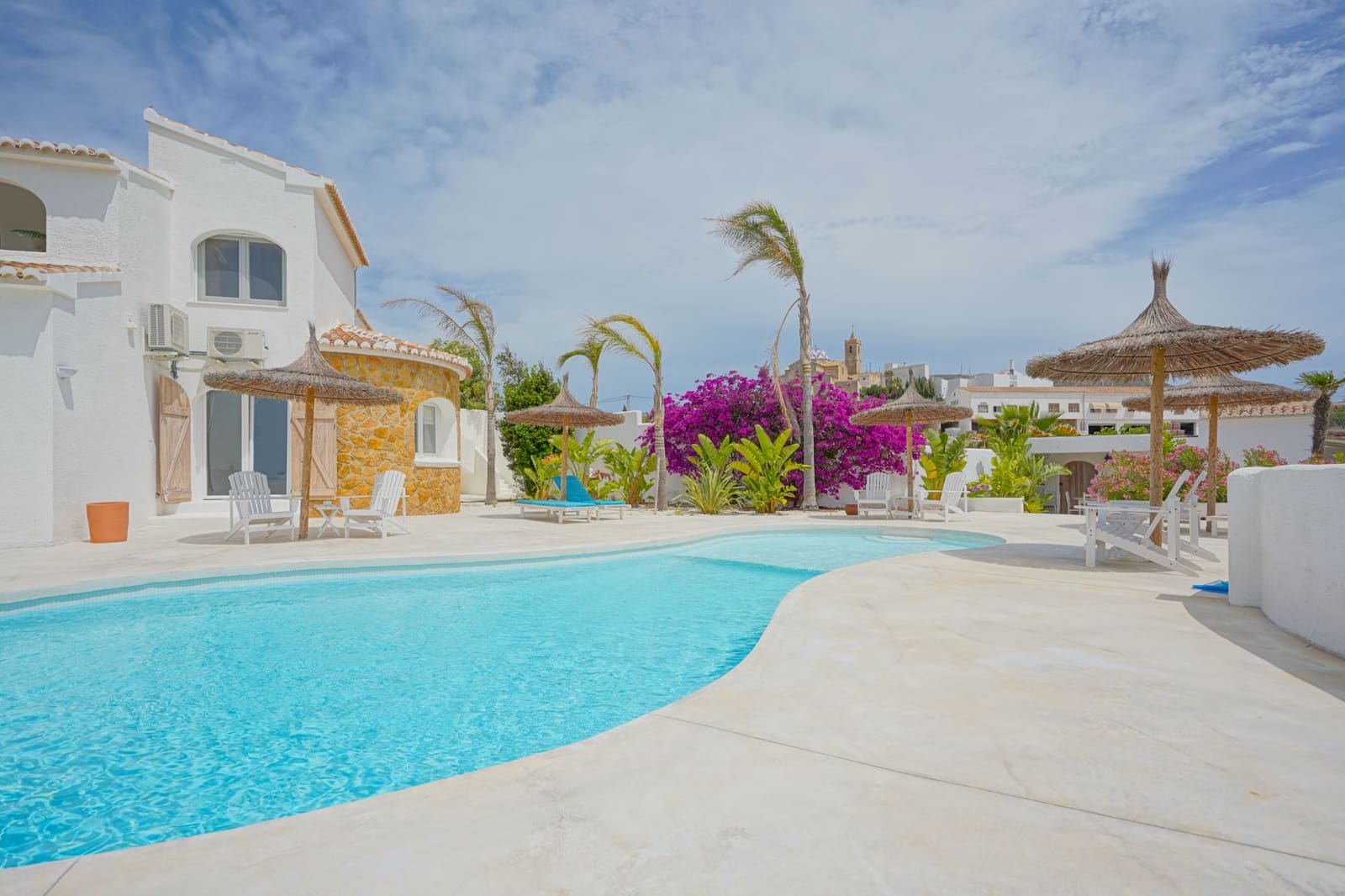 4 bedroom Villa for sale in Benitachell / Benitatxell with garage - € 1,290,000 (Ref: 9484841)