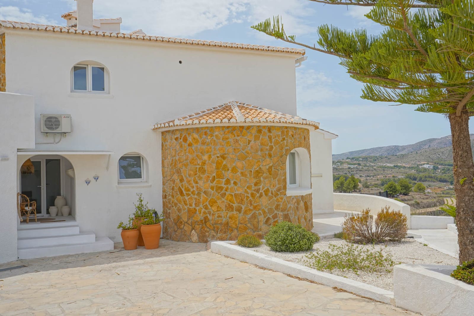 4 bedroom Villa for sale in Benitachell / Benitatxell with garage - € 1,290,000 (Ref: 9484841)