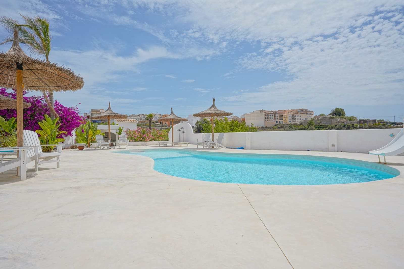 4 bedroom Villa for sale in Benitachell / Benitatxell with garage - € 1,290,000 (Ref: 9484841)