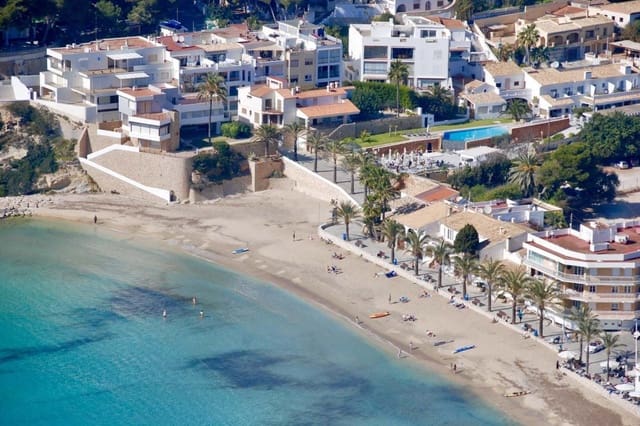 4 makuuhuone Huvila myytävänä paikassa Casco Urbano, Teulada-Moraira mukana 
autotalli - 1 175 000 € (Ref: 9484843)