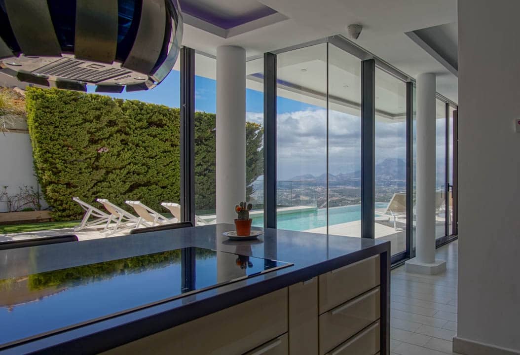 6 bedroom Villa for sale in Altea with garage - € 2,700,000 (Ref: 9484849)