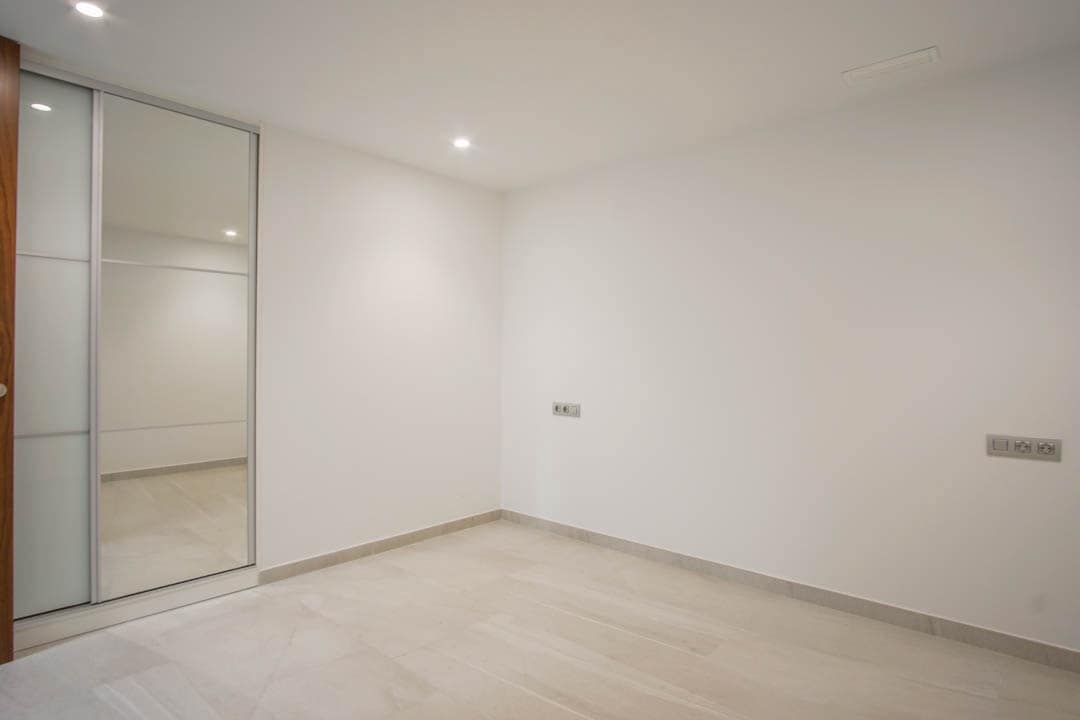 6 slaapkamer Villa te koop in Finestrat met garage - € 1.250.000 (Ref: 9484850)