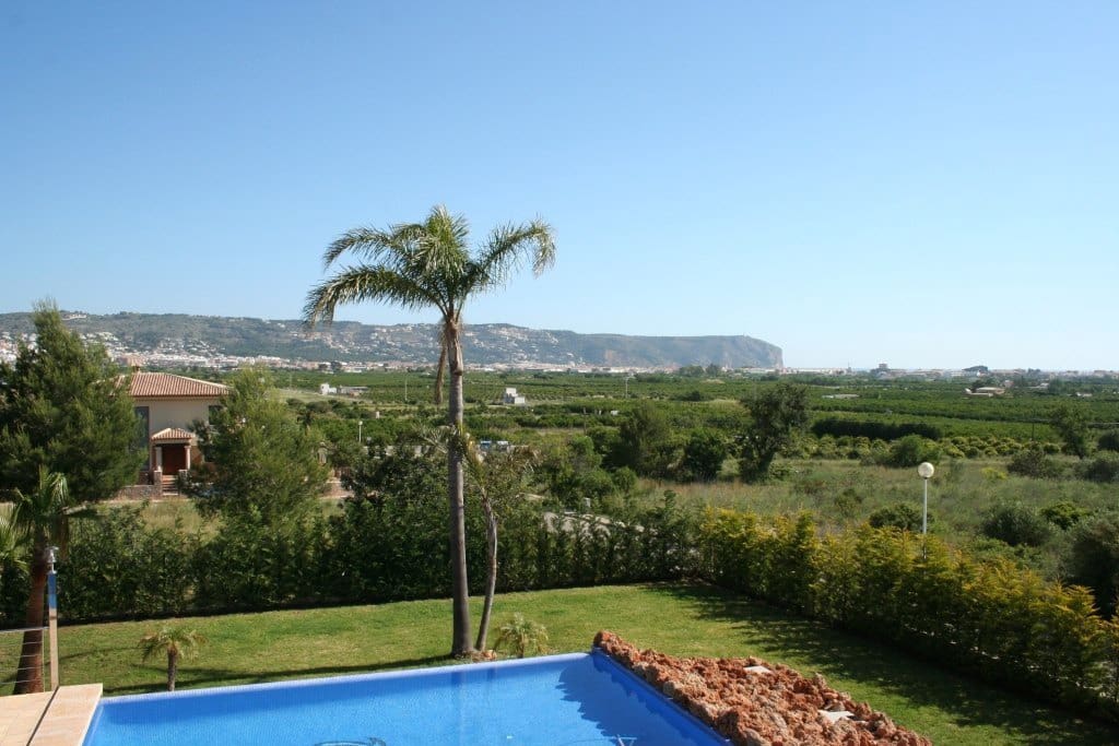 5 bedroom Villa for sale in Adsubia with garage - € 1,215,000 (Ref: 9484858)