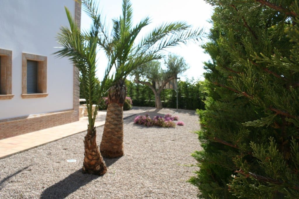 5 bedroom Villa for sale in Adsubia with garage - € 1,215,000 (Ref: 9484858)