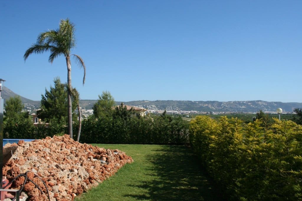 5 bedroom Villa for sale in Adsubia with garage - € 1,215,000 (Ref: 9484858)