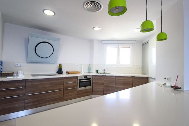 4 slaapkamer Strandappartement voor vakantieverhuur in Arenal, Javea / Xàbia met garage - € 1.050 (Ref: 9484865)