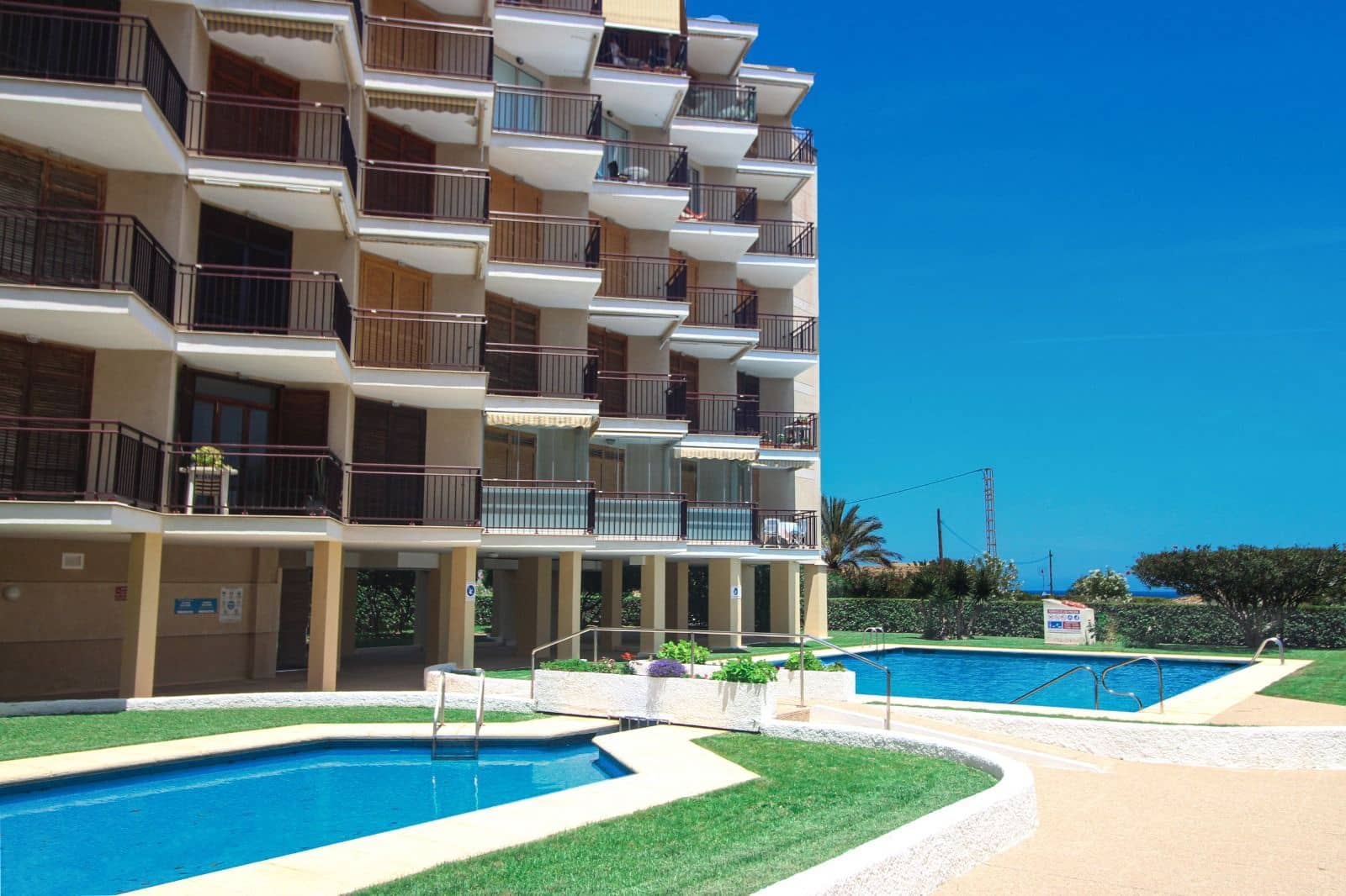 4 bedroom Beach Apartment for holiday rental in Javea / Xabia with garage - € 1,050 (Ref: 9484865)