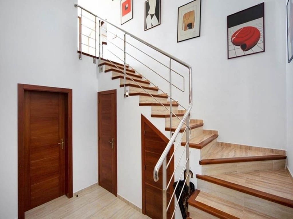 7 bedroom Villa for sale in Moraira with garage - € 999,000 (Ref: 9484895)