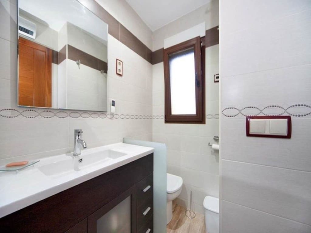 7 bedroom Villa for sale in Moraira with garage - € 999,000 (Ref: 9484895)