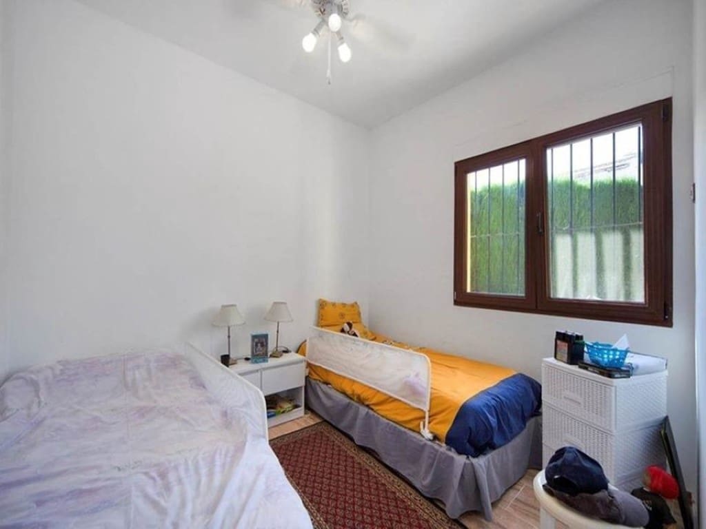 7 bedroom Villa for sale in Moraira with garage - € 999,000 (Ref: 9484895)