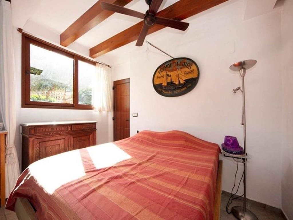 7 bedroom Villa for sale in Moraira with garage - € 999,000 (Ref: 9484895)