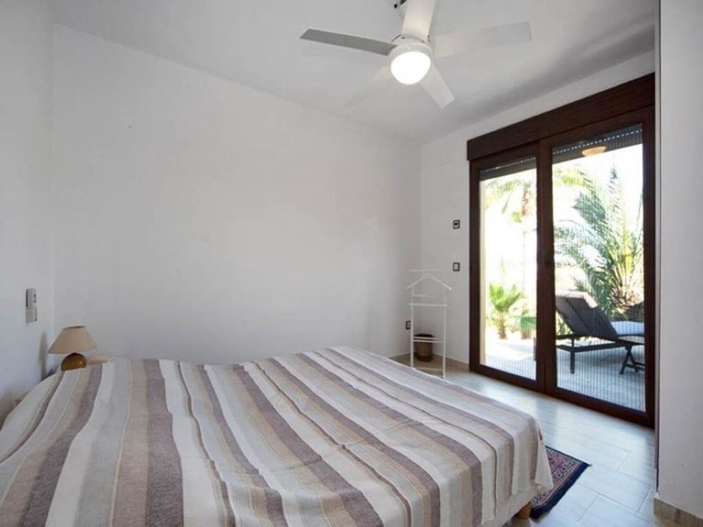 7 bedroom Villa for sale in Moraira with garage - € 999,000 (Ref: 9484895)