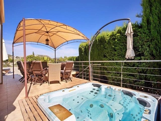 7 bedroom Villa for sale in Benimeit - Tabaira, Teulada-Moraira with garage - € 999,000 (Ref: 9484895)