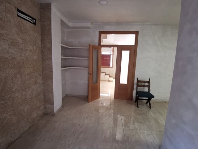 8 makuuhuone Omakotitalo myytävänä paikassa Gata de Gorgos - 435 000 € (Ref: 9484917)