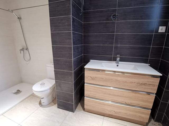 8 makuuhuone Omakotitalo myytävänä paikassa Gata de Gorgos - 435 000 € (Ref: 9484917)