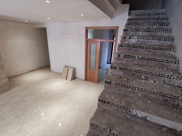 8 makuuhuone Omakotitalo myytävänä paikassa Gata de Gorgos - 435 000 € (Ref: 9484917)