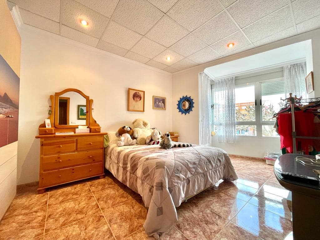 5 bedroom Townhouse for sale in Pego - € 220,000 (Ref: 9484920)