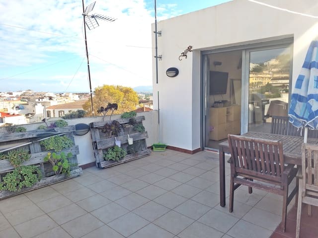 4 makuuhuone Omakotitalo myytävänä paikassa Centro ciudad, Javea / Xàbia mukana 
autotalli - 495 000 € (Ref: 9484926)