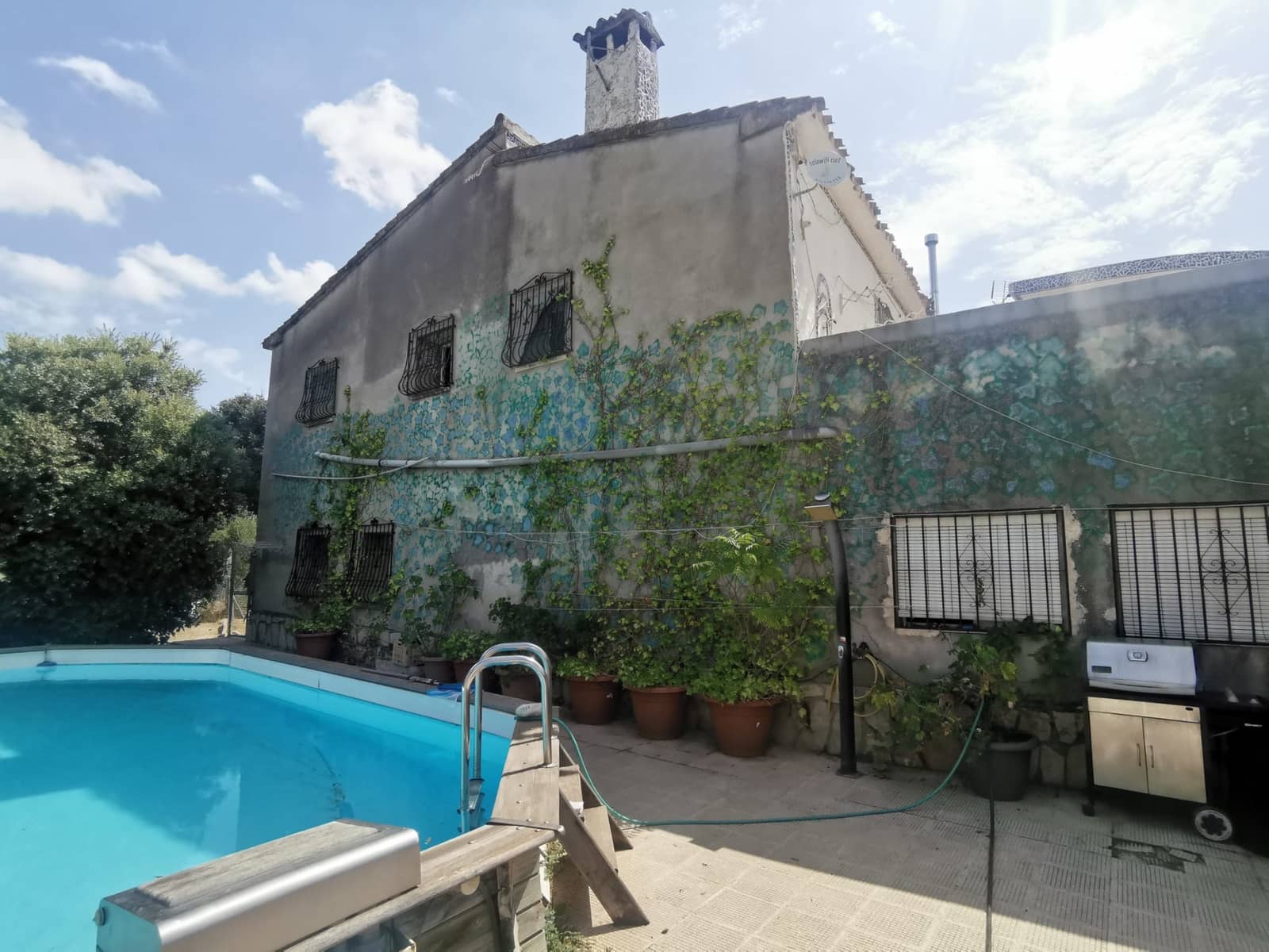 10 bedroom Villa for sale in Ondara with garage - € 800,000 (Ref: 9484929)