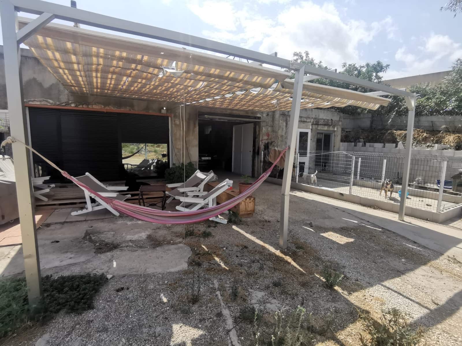 10 bedroom Villa for sale in Ondara with garage - € 800,000 (Ref: 9484929)