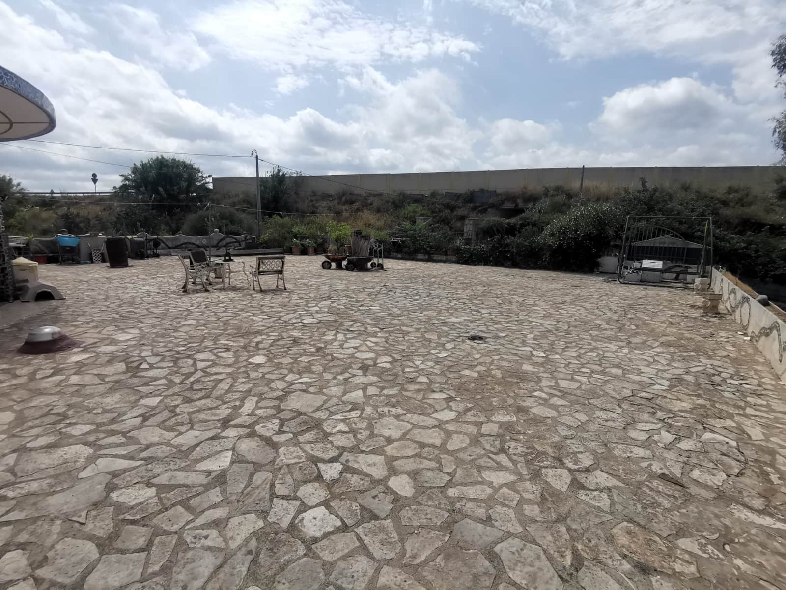 10 bedroom Villa for sale in Ondara with garage - € 800,000 (Ref: 9484929)