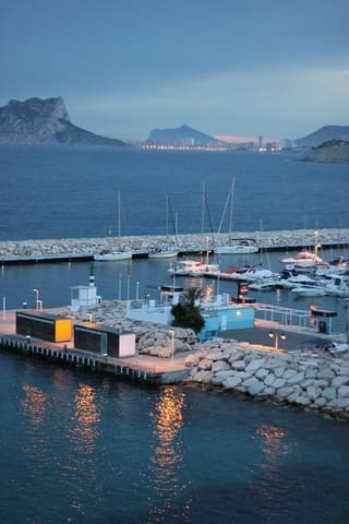 4 soveværelse Villa til salg i Benissa med garage - € 2.195.000 (Ref: 9484936)