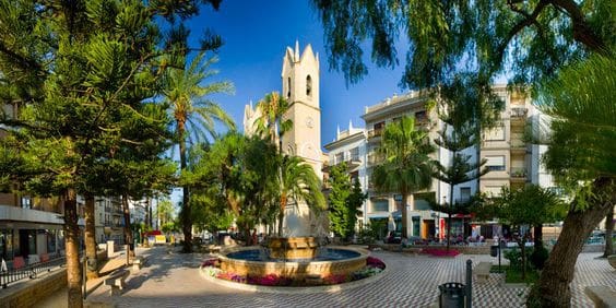 4 soveværelse Villa til salg i Benissa med garage - € 2.195.000 (Ref: 9484936)