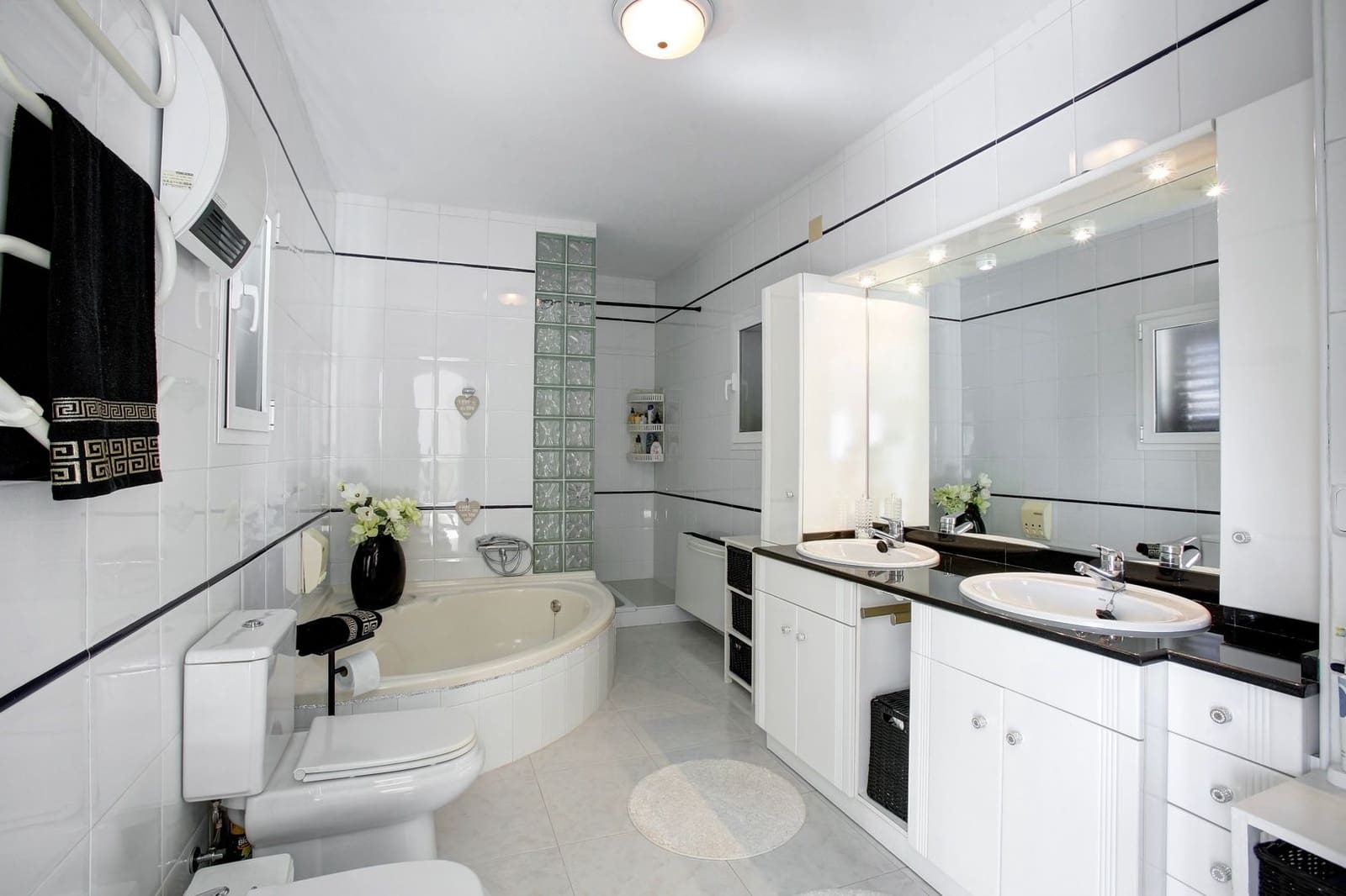 Chalet de 4 habitaciones en Calpe / Calp en venta con garaje - 870.000 € (Ref: 9516354)