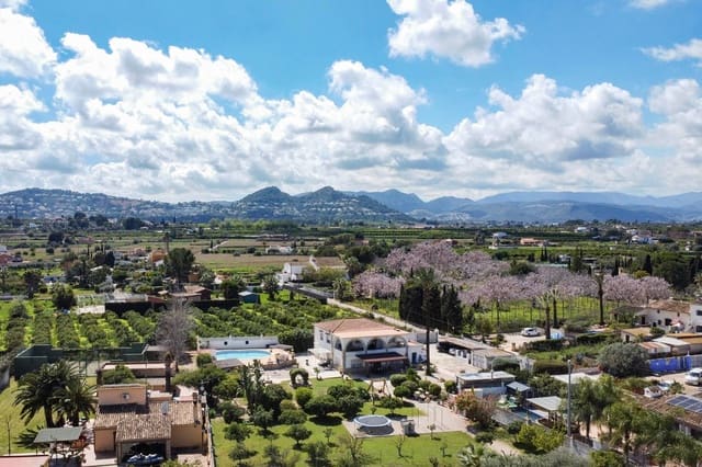 Chalet de 6 habitaciones en La Xara - La Sella, Dénia en venta con garaje - 695.000 € (Ref: 9516359)