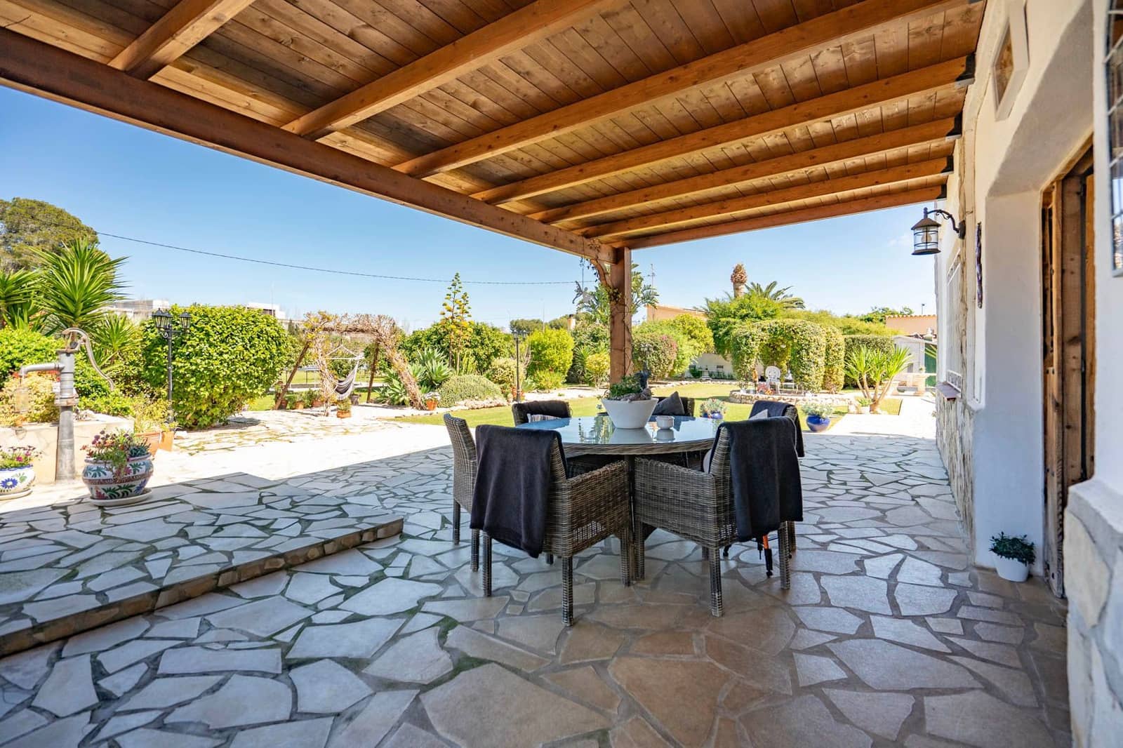 Chalet de 6 habitaciones en Dénia en venta con garaje - 695.000 € (Ref: 9516359)