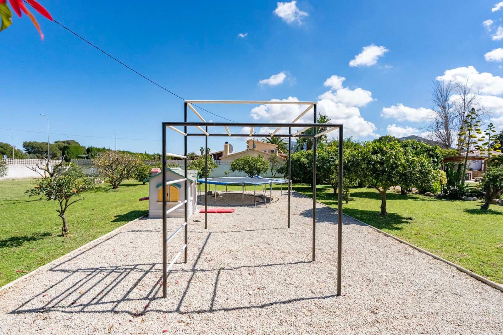 Chalet de 6 habitaciones en Dénia en venta con garaje - 695.000 € (Ref: 9516359)