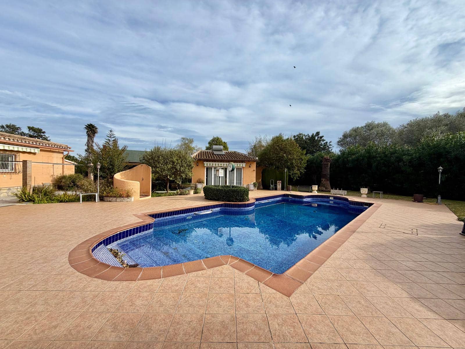 8 Zimmer Villa zu verkaufen in Pedreguer mit Garage - 975.000 € (Ref: 9563958)