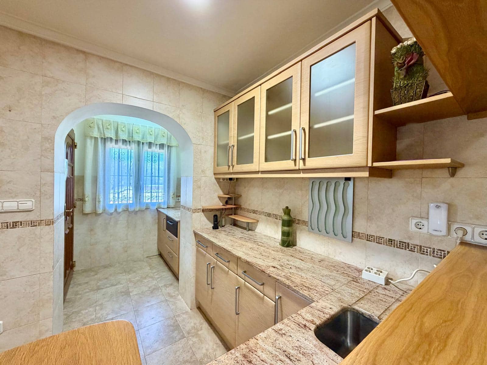 8 Zimmer Villa zu verkaufen in Pedreguer mit Garage - 975.000 € (Ref: 9563958)