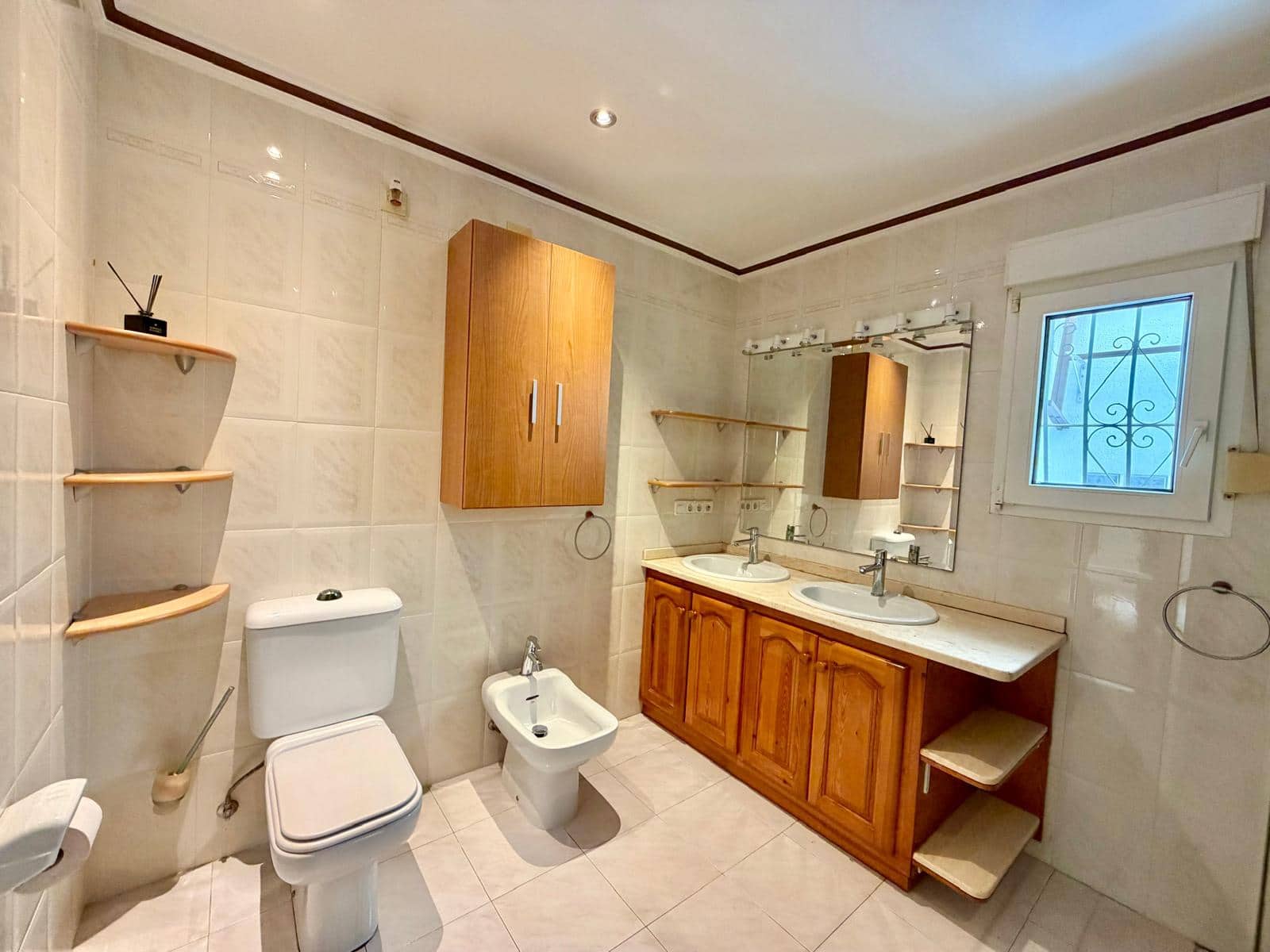 8 Zimmer Villa zu verkaufen in Pedreguer mit Garage - 975.000 € (Ref: 9563958)