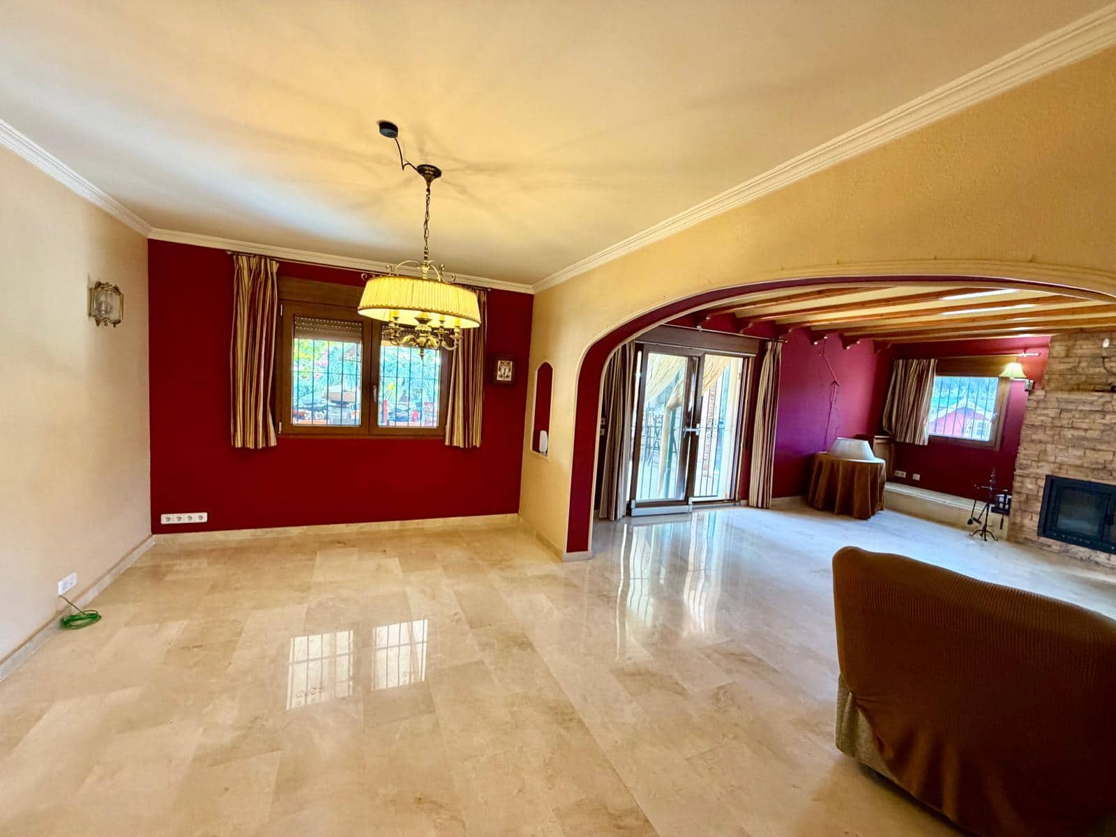 8 Zimmer Villa zu verkaufen in Pedreguer mit Garage - 975.000 € (Ref: 9563958)