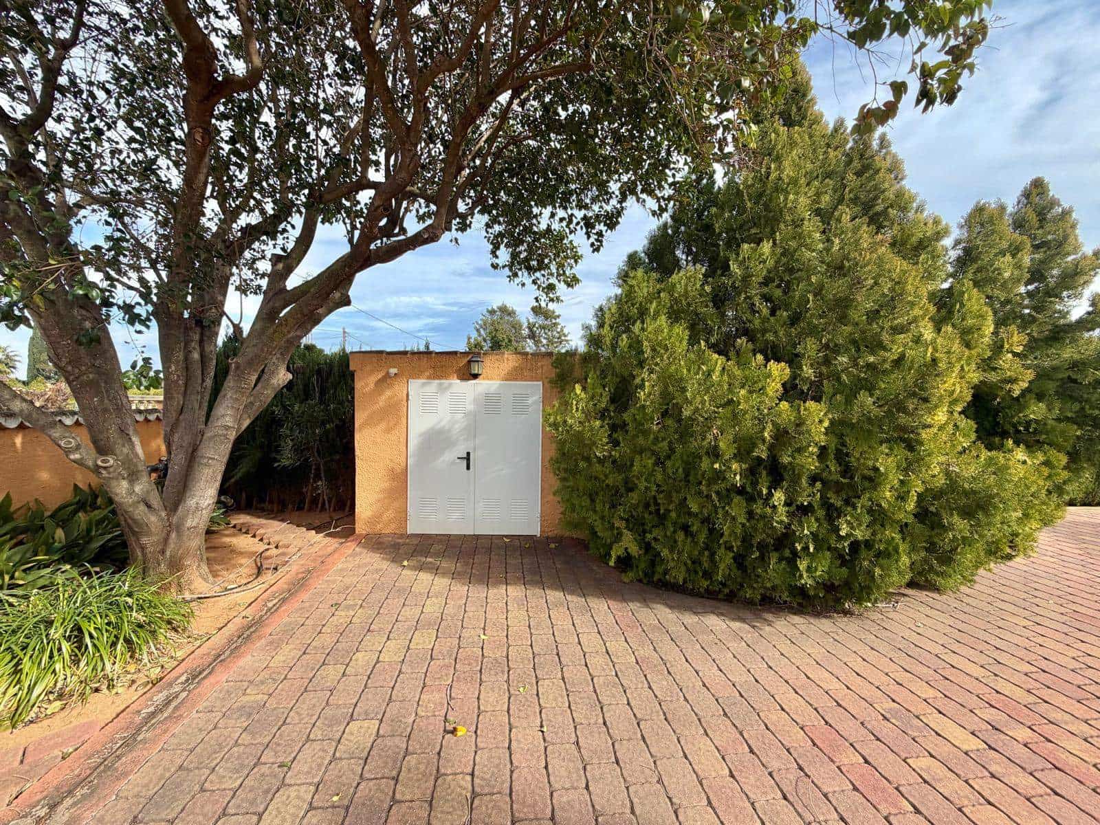 8 Zimmer Villa zu verkaufen in Pedreguer mit Garage - 975.000 € (Ref: 9563958)