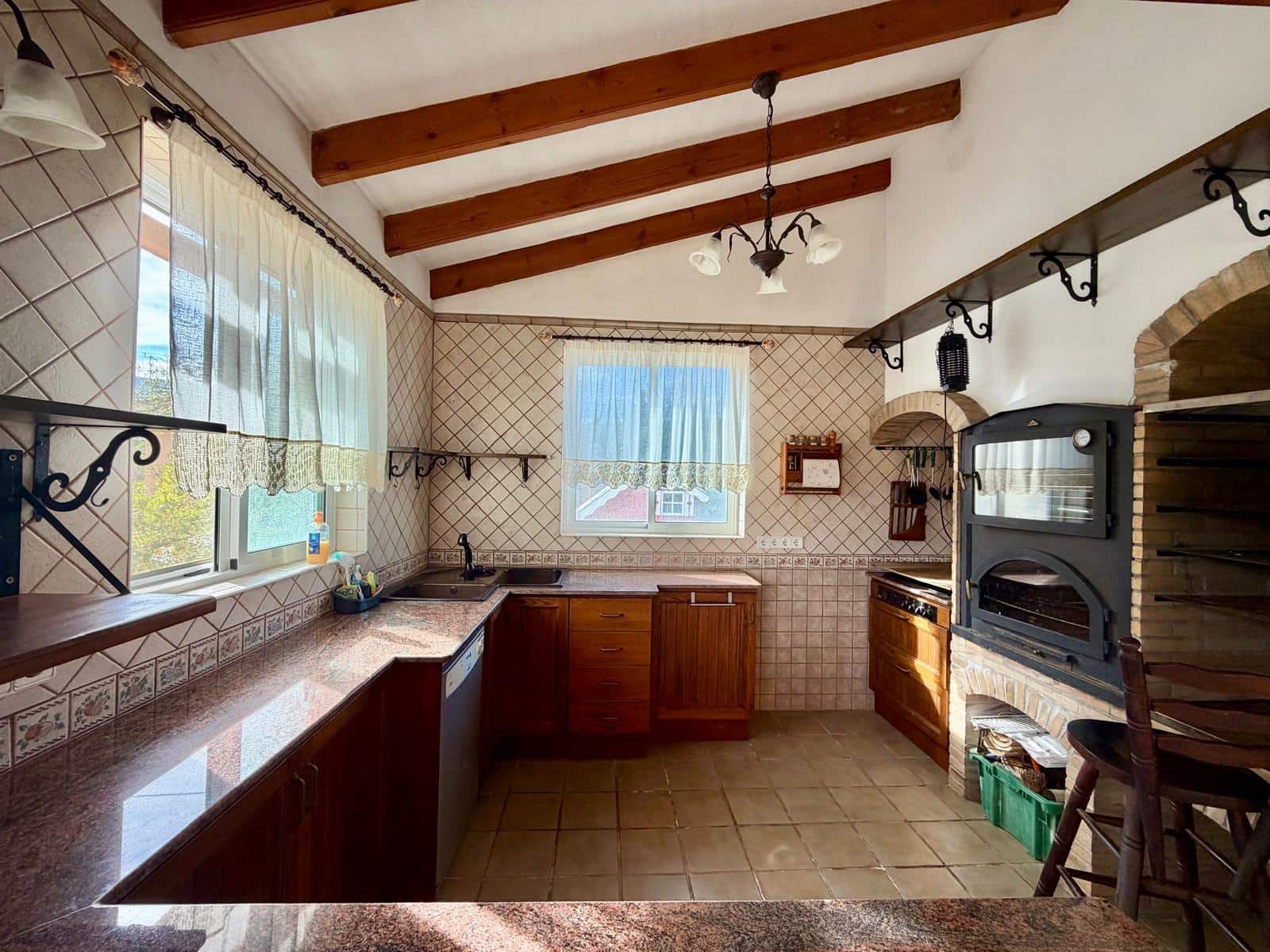 8 Zimmer Villa zu verkaufen in Pedreguer mit Garage - 975.000 € (Ref: 9563958)