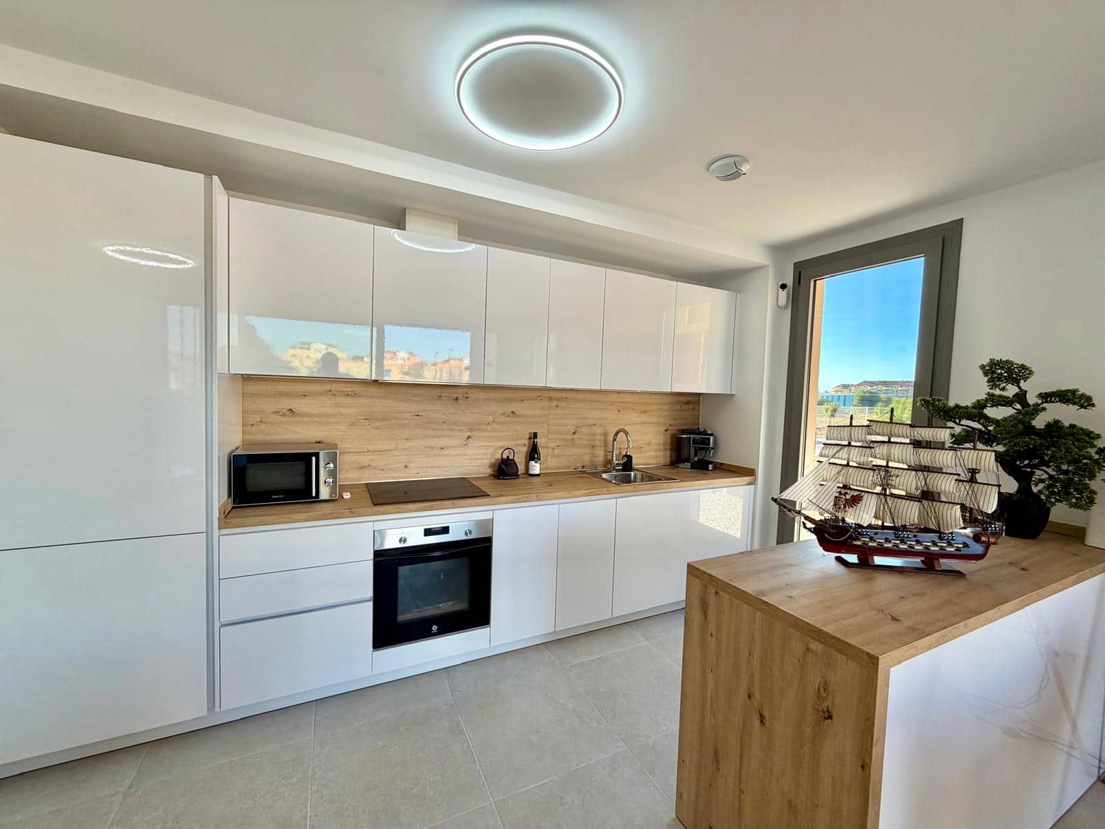 3 bedroom Apartment for sale in Denia with garage - € 549,000 (Ref: 9563961)