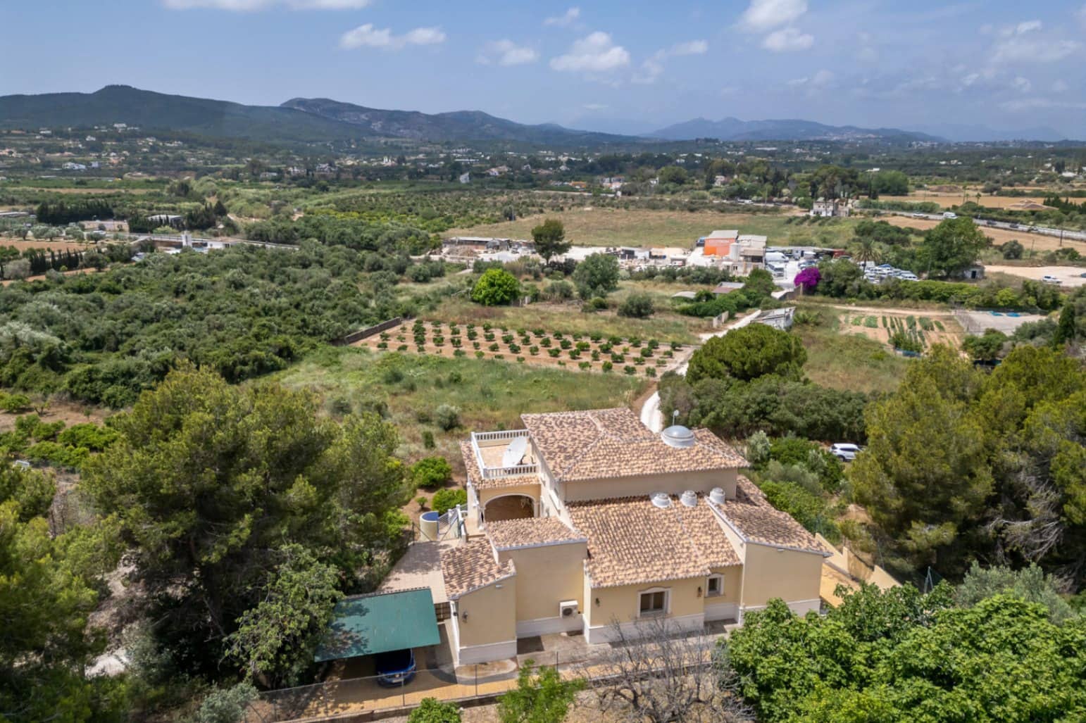 4 bedroom Villa for sale in Adsubia with garage - € 849,000 (Ref: 9726917)