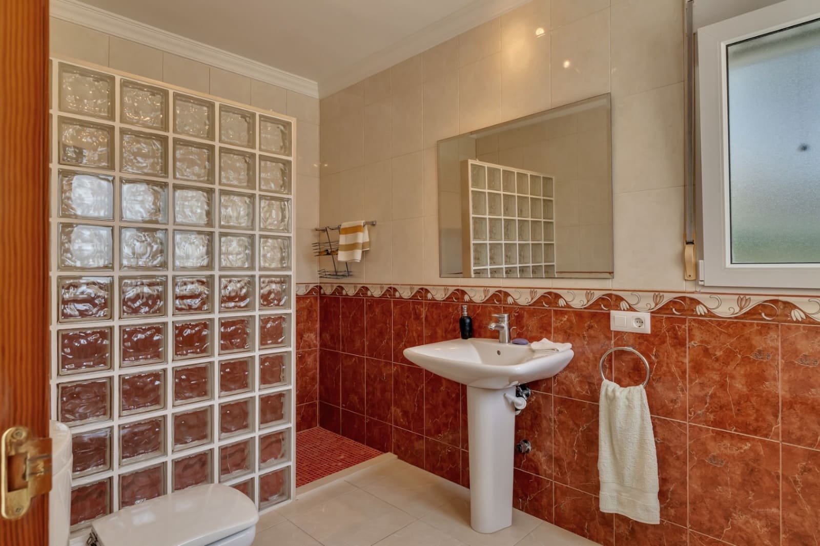 4 bedroom Villa for sale in Adsubia with garage - € 849,000 (Ref: 9726917)