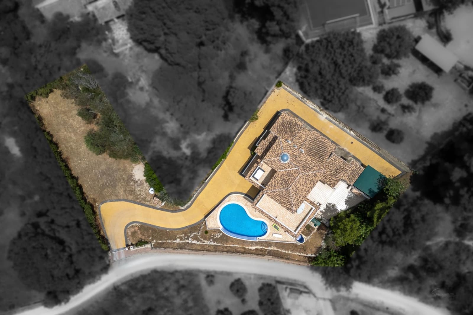 4 bedroom Villa for sale in Adsubia with garage - € 849,000 (Ref: 9726917)