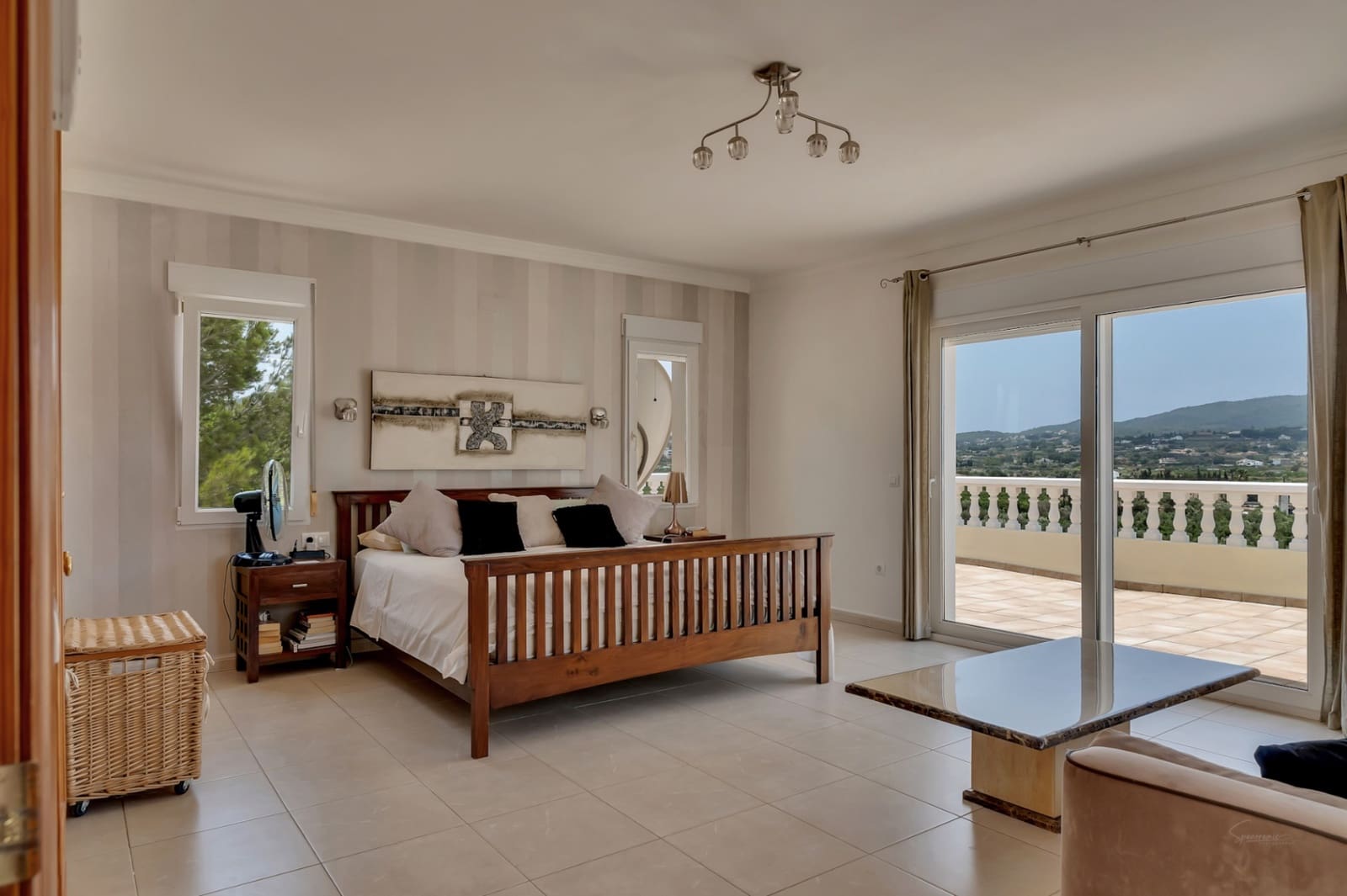 4 bedroom Villa for sale in Adsubia with garage - € 849,000 (Ref: 9726917)