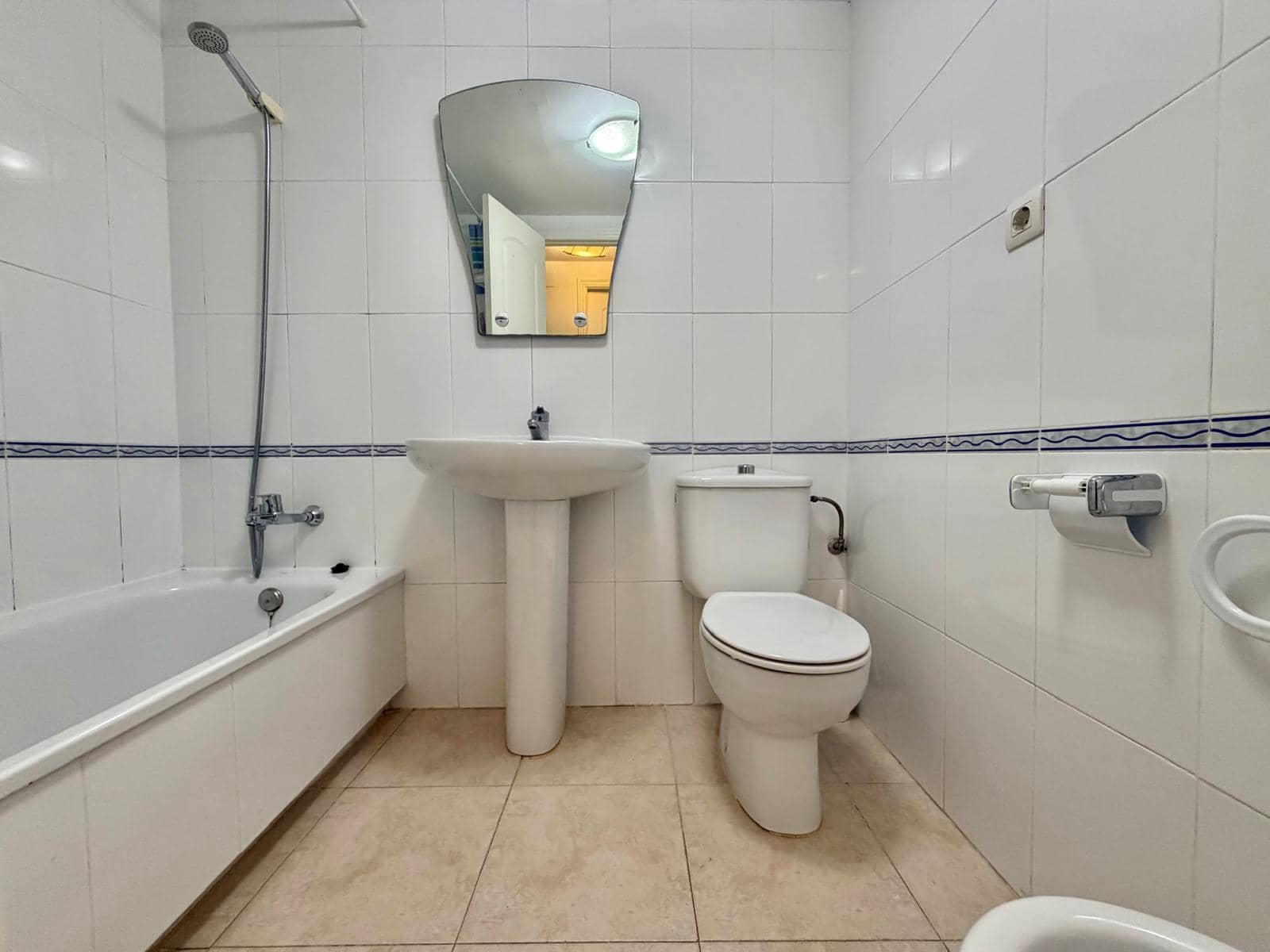 3 soveværelse Lejlighed til salg i Arenal med swimmingpool garage - € 475.000 (Ref: 9826884)