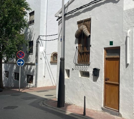 3 slaapkamer Villa te koop in Centro ciudad, Javea / Xàbia - € 320.000 (Ref: 9826885)