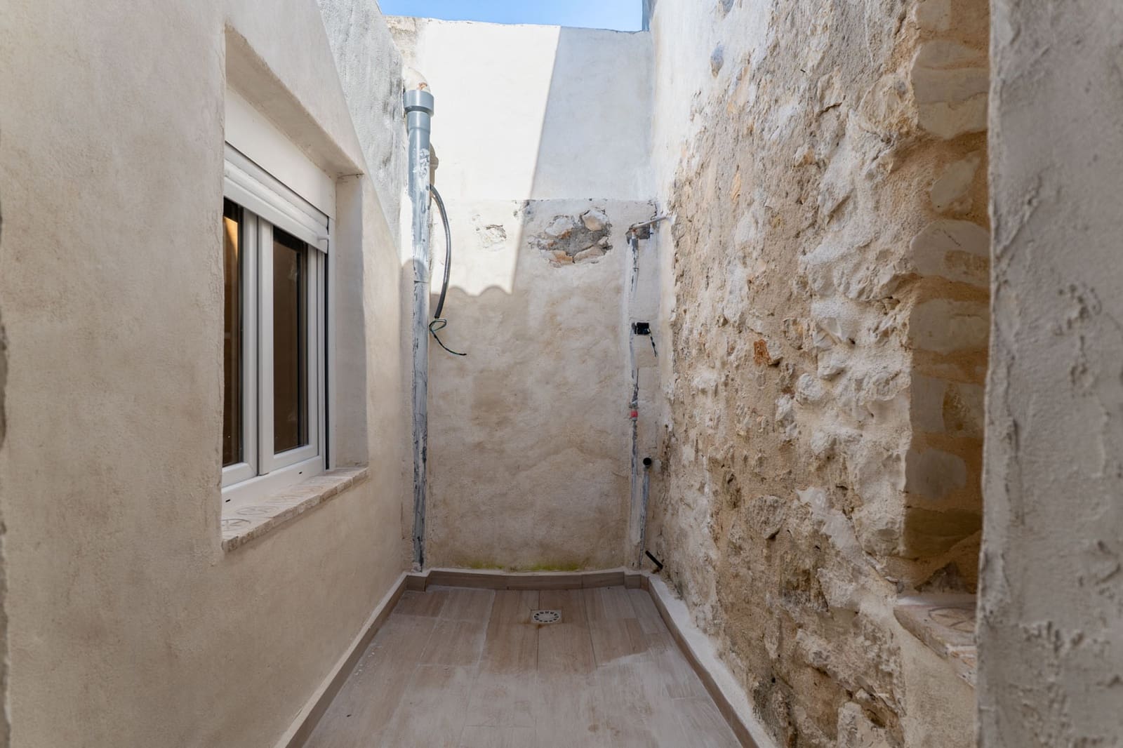 2 bedroom Villa for sale in Gata de Gorgos with garage - € 400,000 (Ref: 9826900)