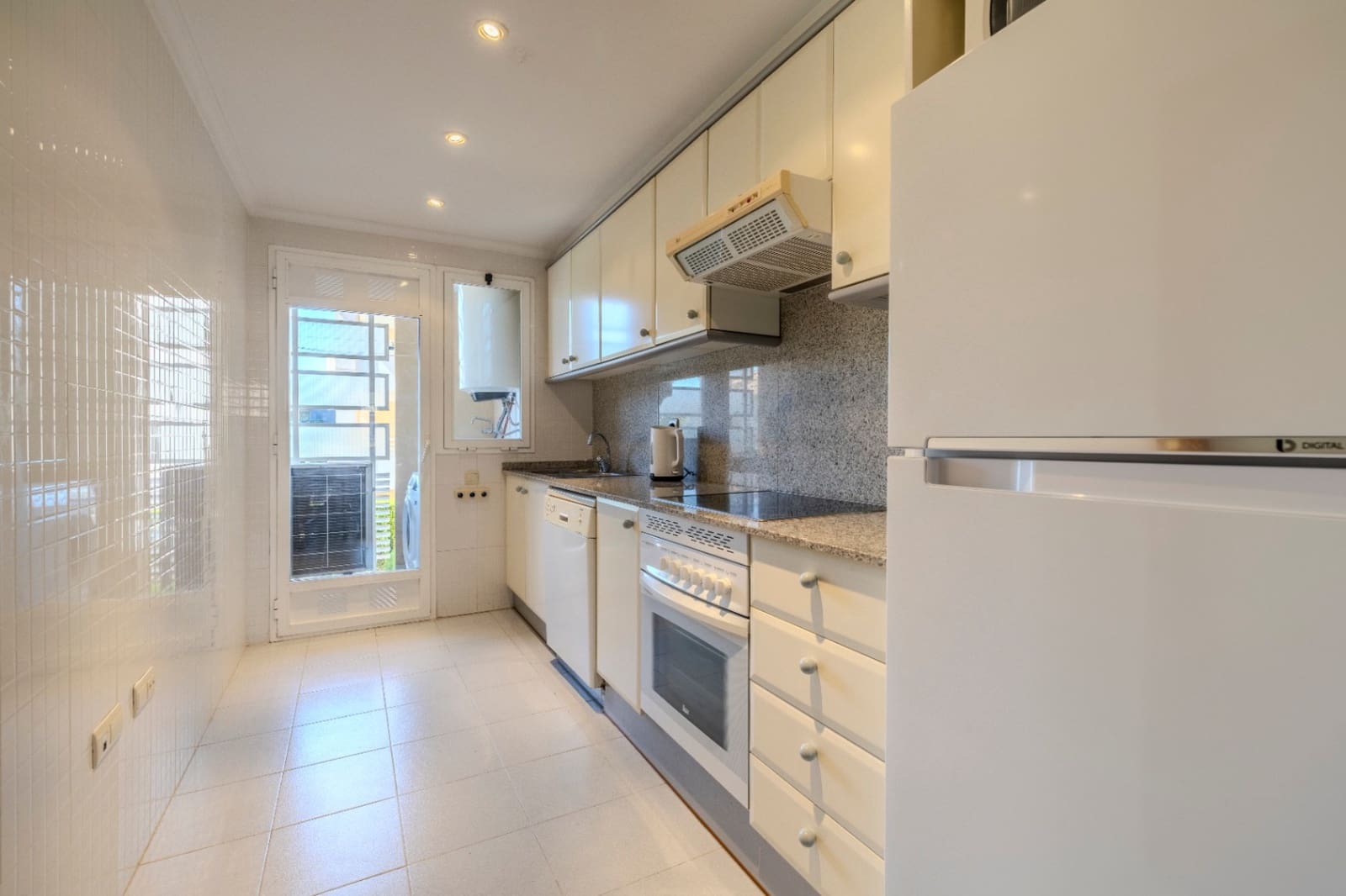 3 bedroom Apartment for sale in Arenal with garage - € 479,950 (Ref: 9854872)