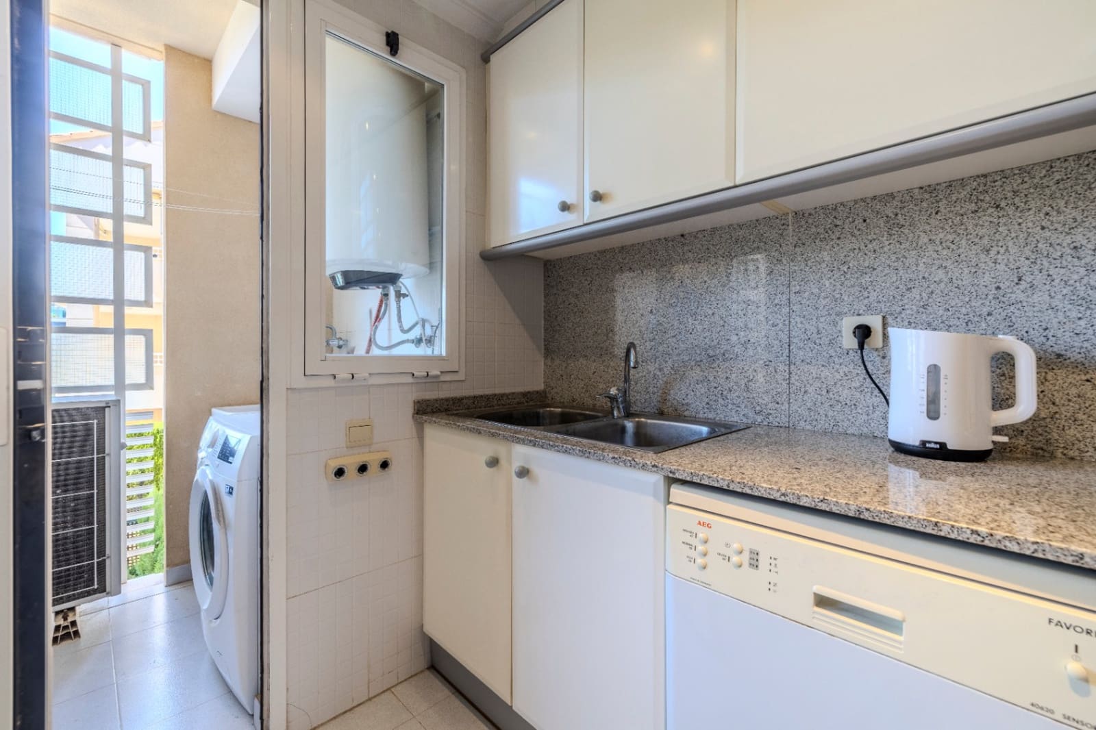 3 bedroom Apartment for sale in Arenal with garage - € 479,950 (Ref: 9854872)
