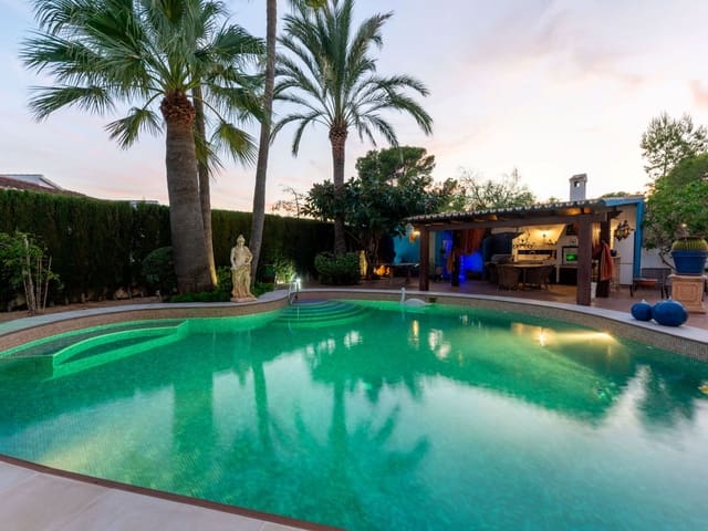 4 soveværelse Villa til salg i Moraira, Teulada-Moraira med swimmingpool garage - € 1.090.000 (Ref: 10136465)