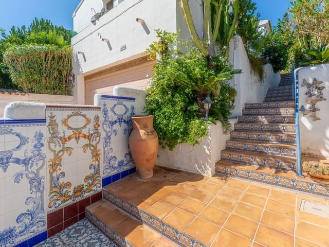 4 soveværelse Villa til salg i Moraira, Teulada-Moraira med swimmingpool garage - € 1.090.000 (Ref: 10136465)